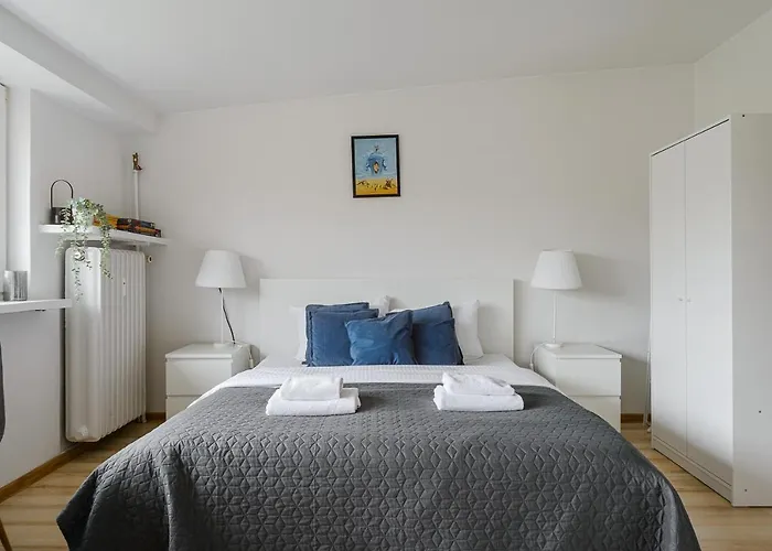 Shortstaypoland Dluga *